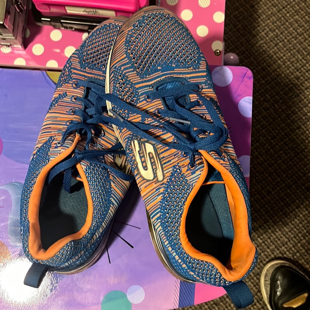 Tenis skechers talla 8 de Niño